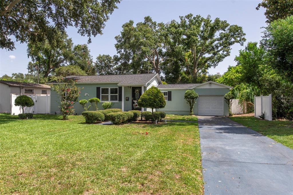 5130 BURLINGTON AVENUE N ST PETERSBURG, FL 33710