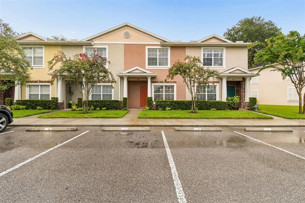 1140 HILLHURST DRIVE WESLEY CHAPEL, FL 33543