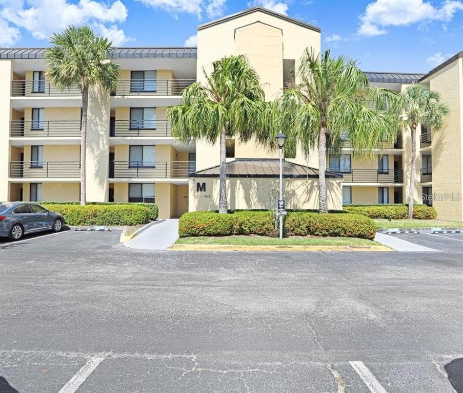 2424 W TAMPA BAY BOULEVARD UNIT M205 TAMPA, FL 33607