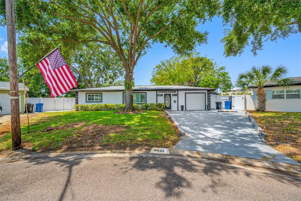 8444 8TH WAY N ST PETERSBURG, FL 33702