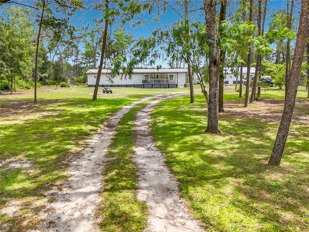 151 LAKE SUSAN ROAD HAWTHORNE, FL 32640