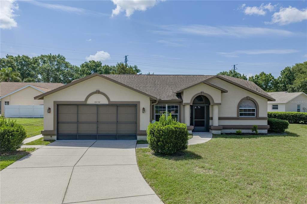 6232 HUNTINGTON DRIVE