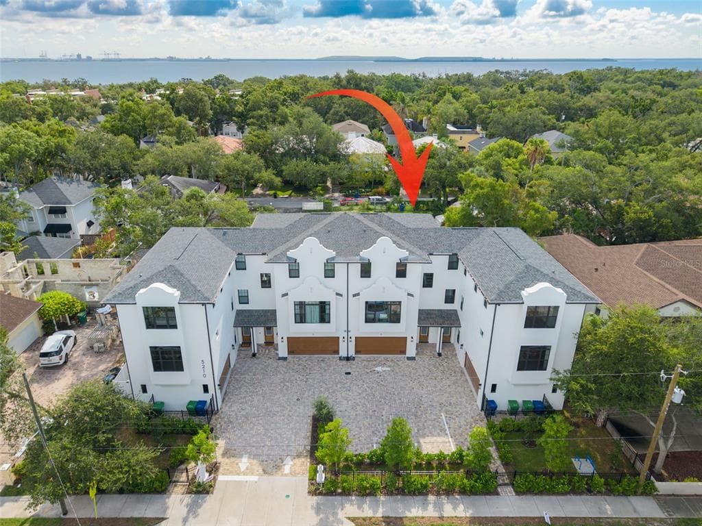5210 BAYSHORE BOULEVARD UNIT 3