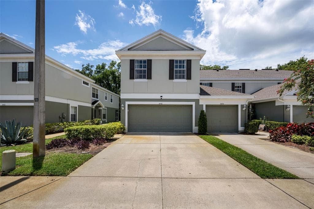 2418 EARLSWOOD COURT
