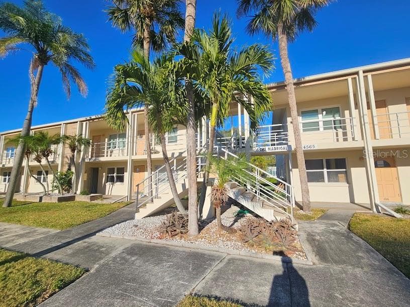 4565 DUHME ROAD UNIT 207 ST PETERSBURG, FL 33708