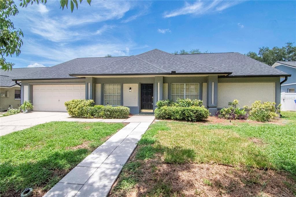2608 BERRYVINE PLACE VALRICO, FL 33596