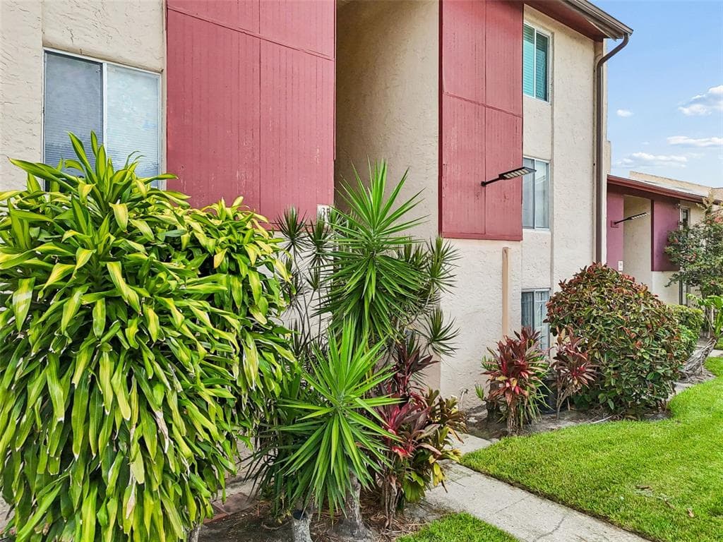 3841 S LAKE DRIVE UNIT 197