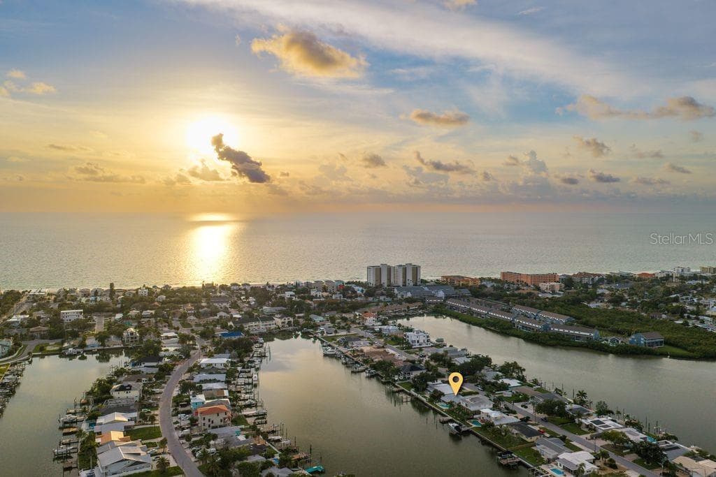 337 LA HACIENDA DRIVE INDIAN ROCKS BEACH, FL 33785
