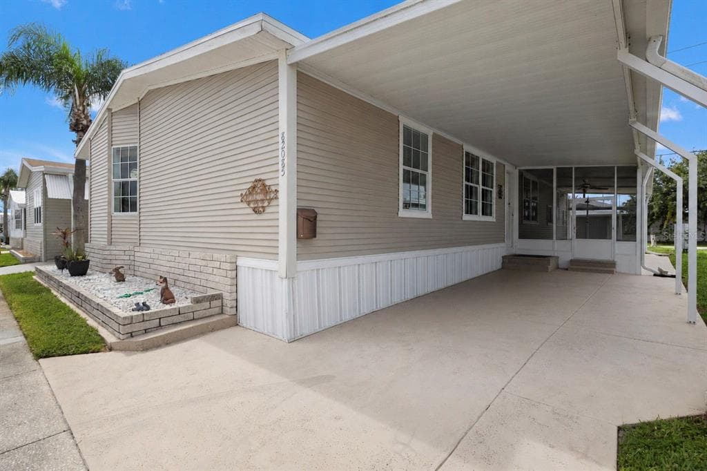 82085 1ST AVENUE N UNIT 85 PINELLAS PARK, FL 33781