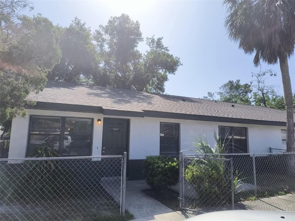 1648 CRYSTAL PARK CIRCLE LAKELAND, FL 33801