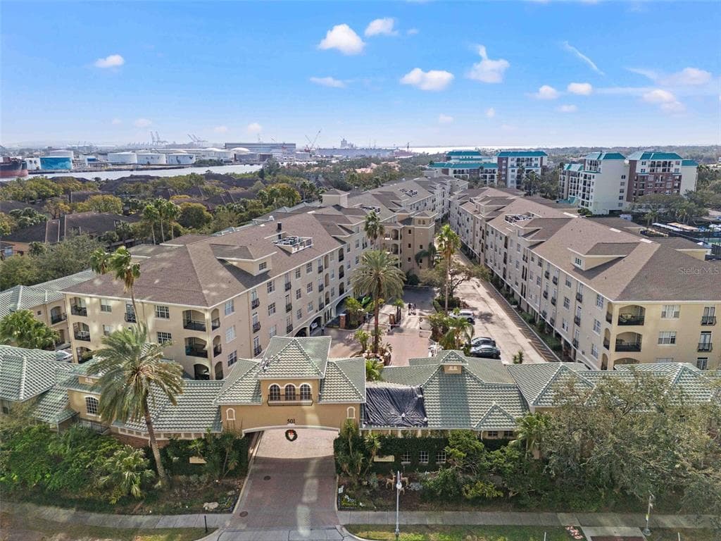 501 KNIGHTS RUN AVENUE UNIT 2111 TAMPA, FL 33602
