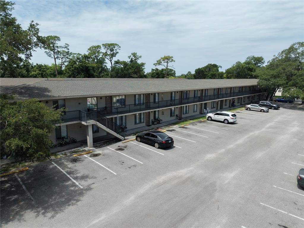 6450 78TH AVENUE N UNIT 38 PINELLAS PARK, FL 33781
