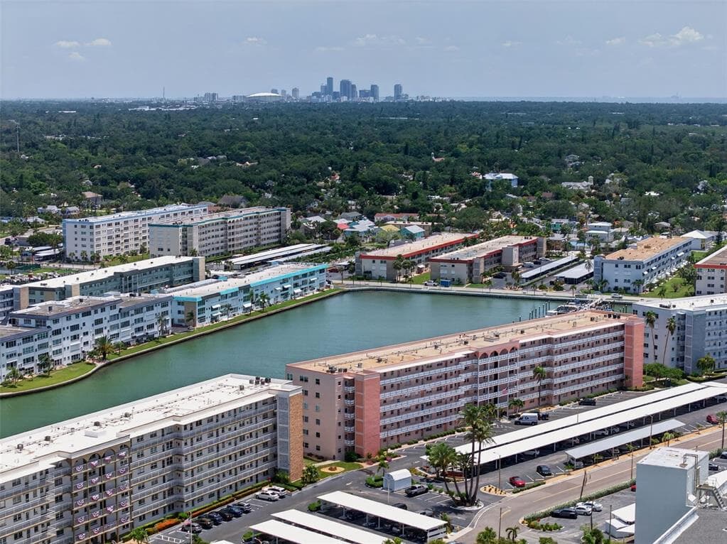 6025 SHORE BOULEVARD S UNIT 602 GULFPORT, FL 33707