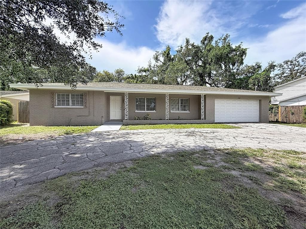 7123 WOODFIELD DRIVE TAMPA, FL 33617