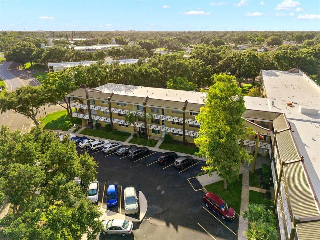 2416 WORLD PARKWAY BOULEVARD UNIT 26 CLEARWATER, FL 33763