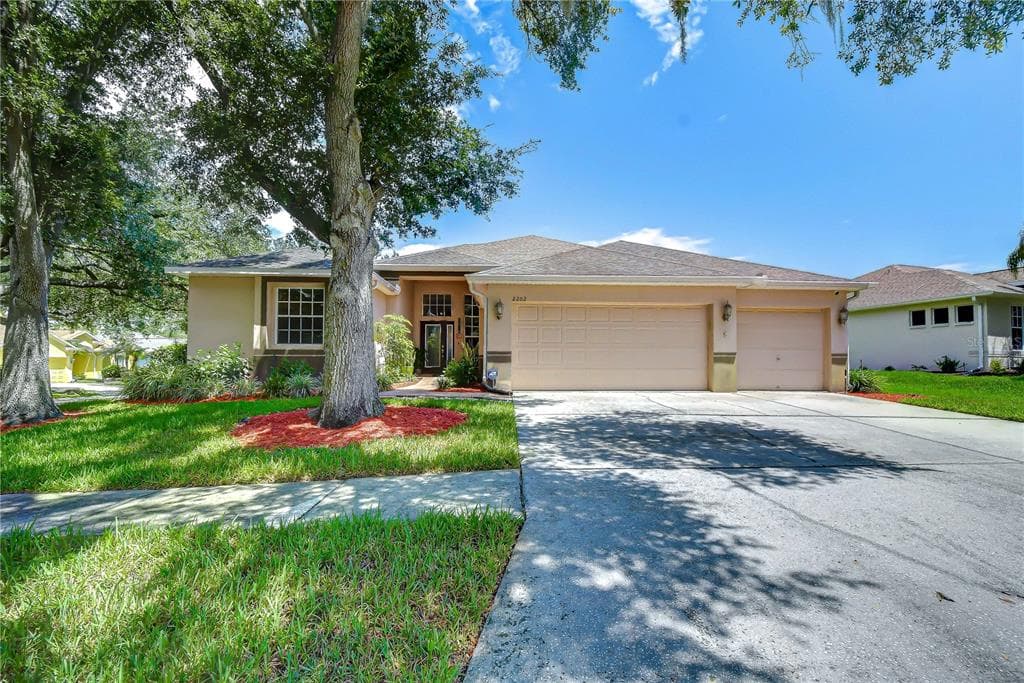 2202 LONGMORE CIRCLE VALRICO, FL 33596