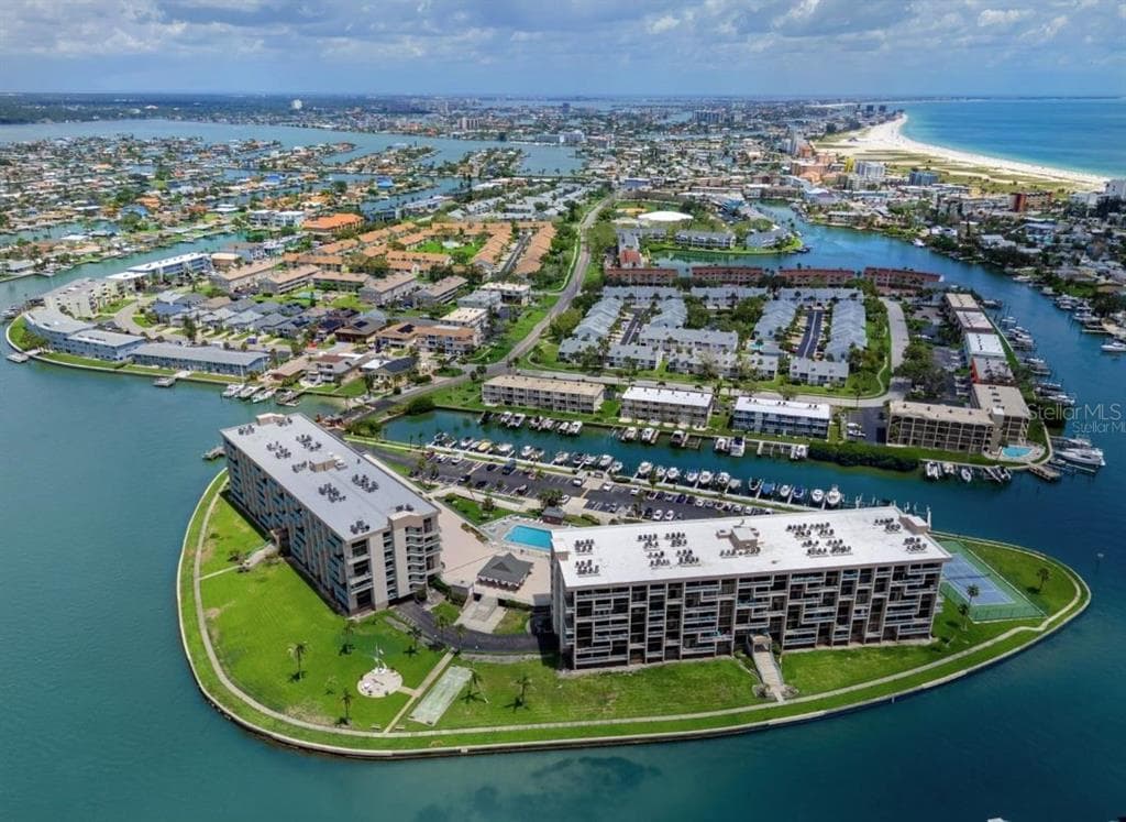 1 KEY CAPRI UNIT 406W ST PETERSBURG, FL 33706