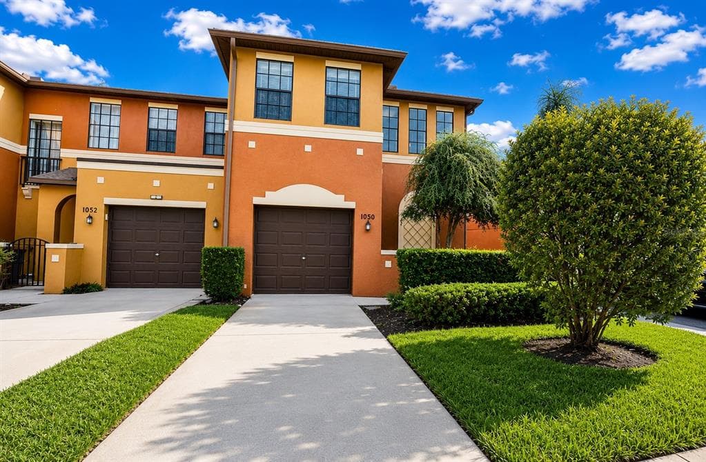1050 BLACKWATER DRIVE WESLEY CHAPEL, FL 33543