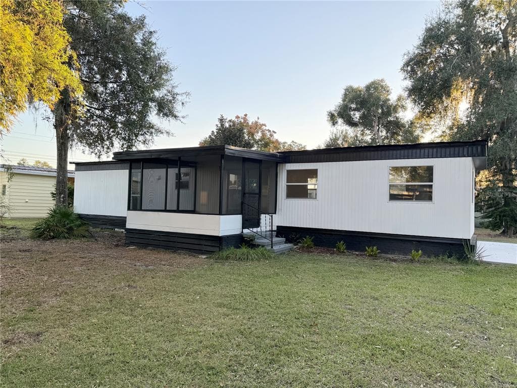 82 N BOBWHITE ROAD WILDWOOD, FL 34785