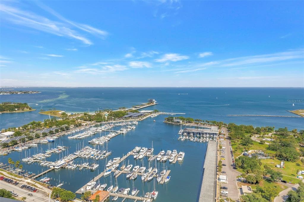 1 BEACH DRIVE SE UNIT 1907 ST PETERSBURG, FL 33701