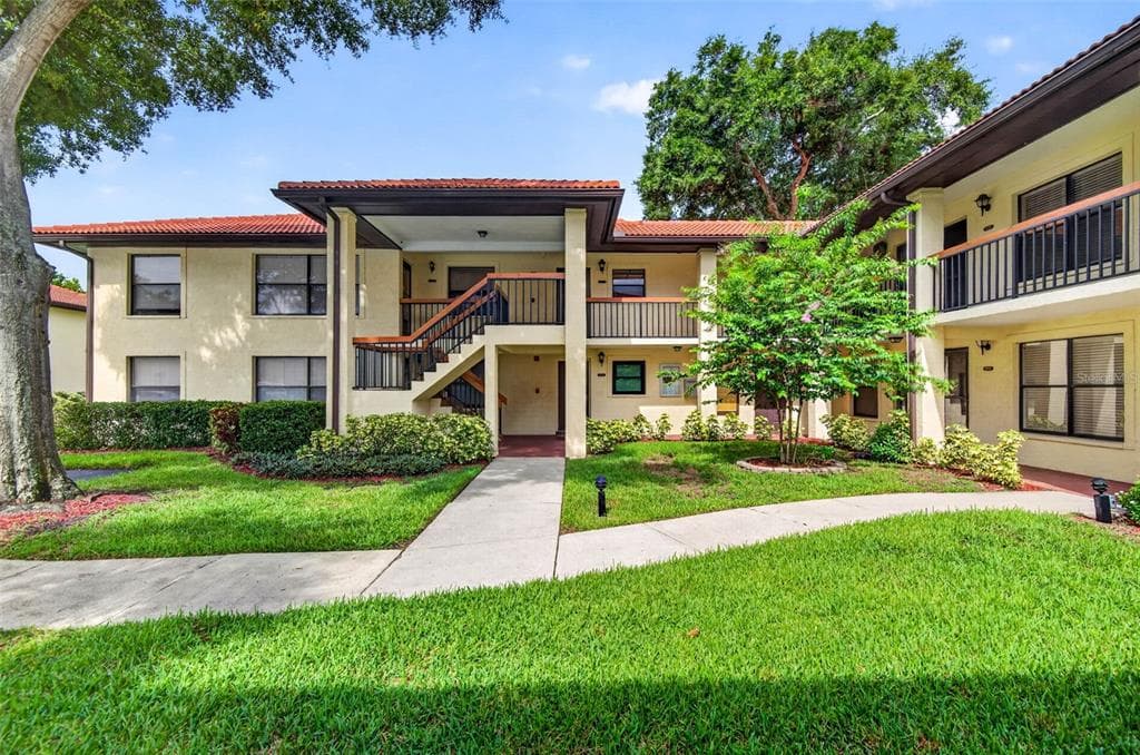 1709 HAMMOCK PINE BOULEVARD UNIT 1709 CLEARWATER, FL 33761