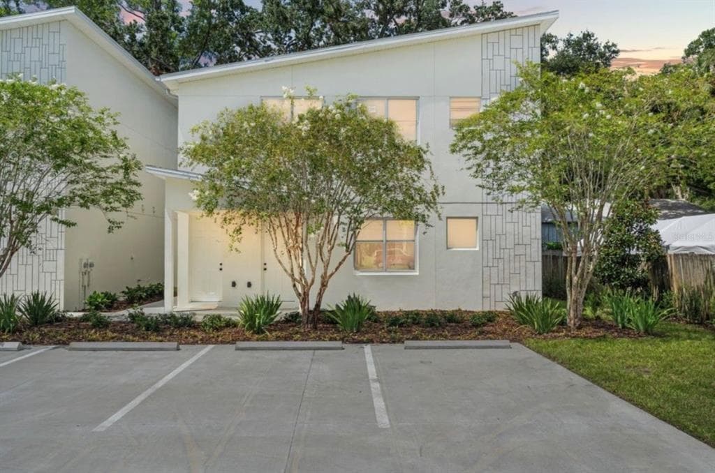 4206 N MANHATTAN AVENUE UNIT 2