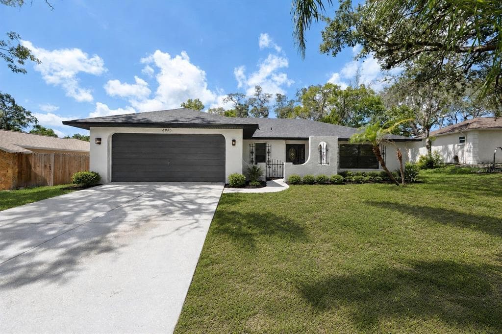 8081 WOODEN DRIVE SPRING HILL, FL 34606