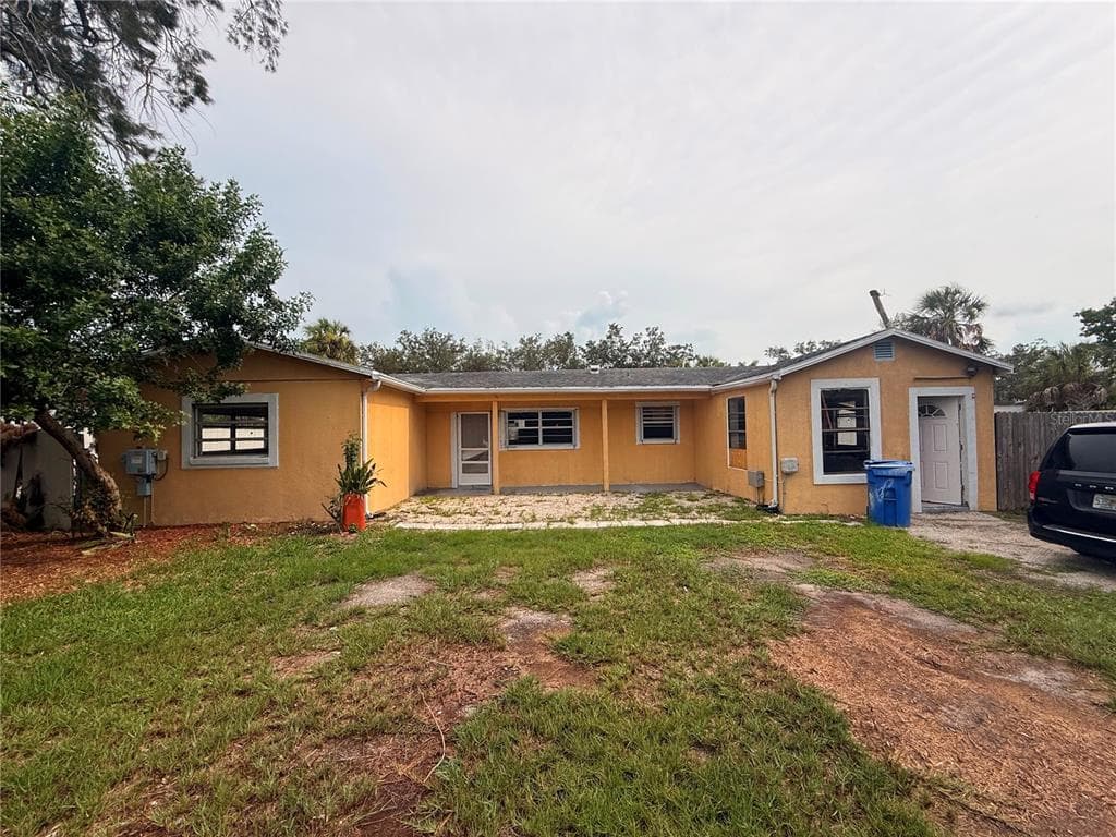 806 W SHELL POINT ROAD RUSKIN, FL 33570