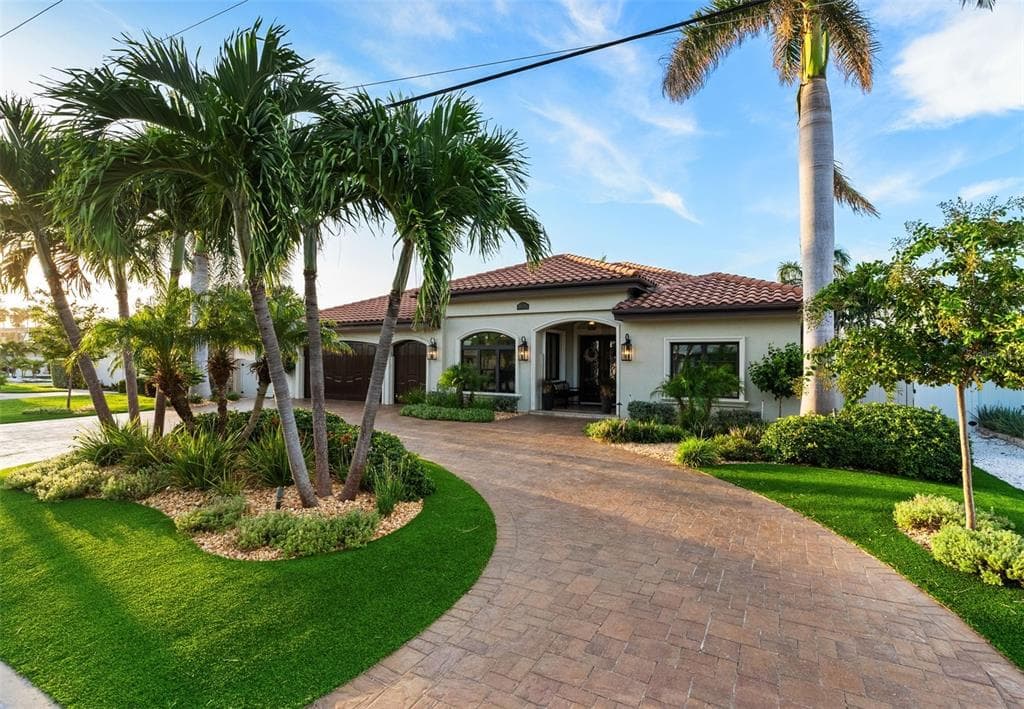 203 HOWARD DRIVE BELLEAIR BEACH, FL 33786