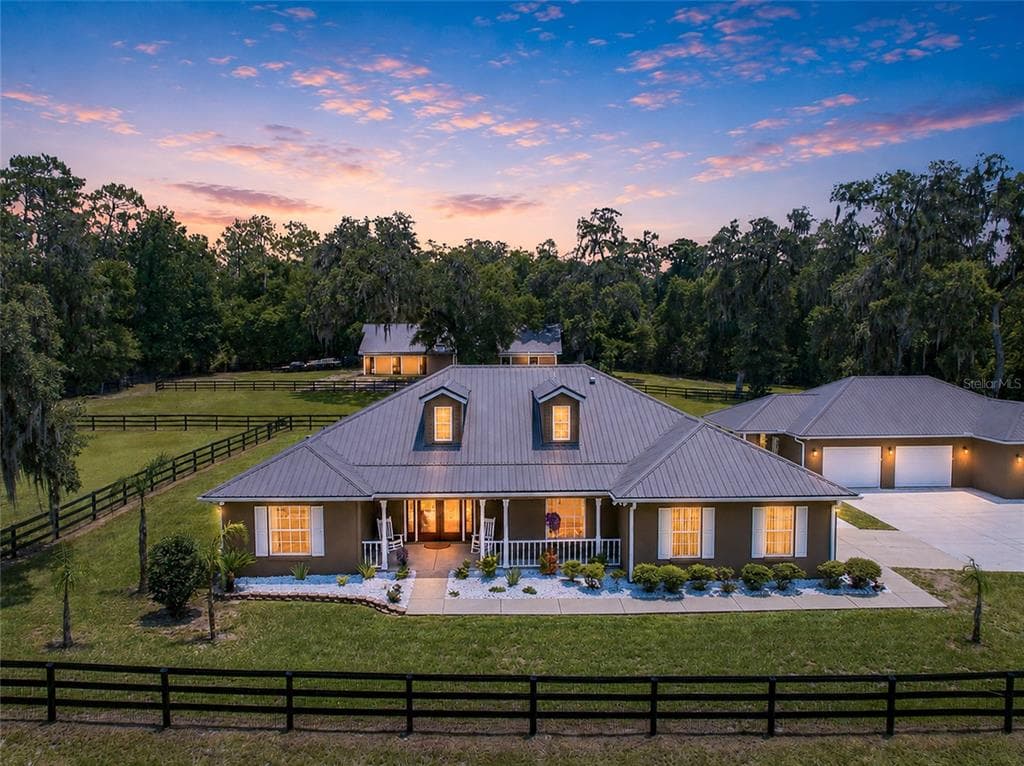 4 MIDDLEGROUND ROAD