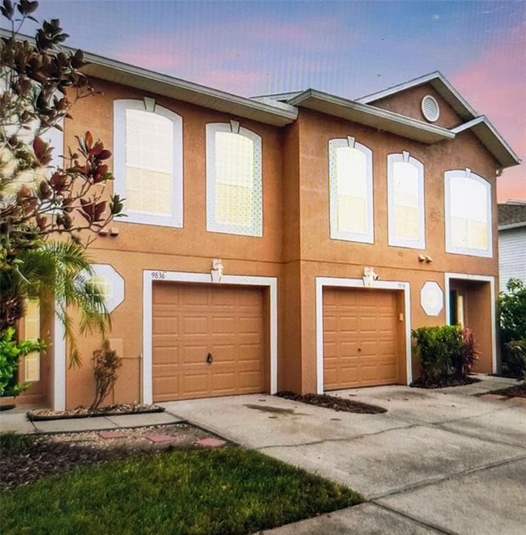 9836 ASHBURN LAKE DRIVE TAMPA, FL 33610