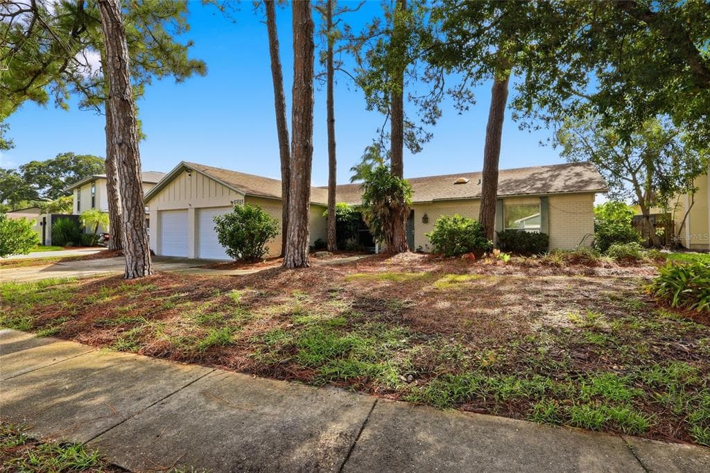 6811 TWELVE OAKS BOULEVARD TAMPA, FL 33634