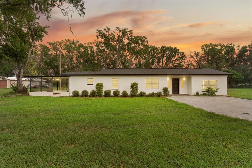 606 S WIGGINS ROAD PLANT CITY, FL 33566