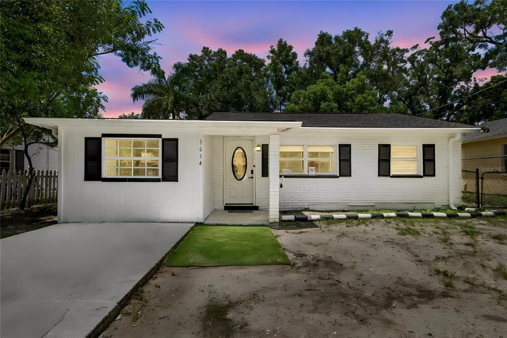 1614 E MAPLE AVENUE TAMPA, FL 33604