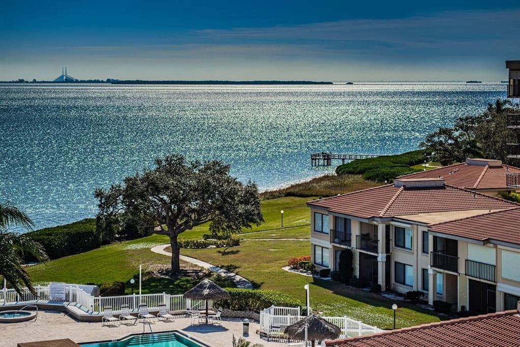 6104 PALMA DEL MAR BOULEVARD S UNIT 304 ST PETERSBURG, FL 33715