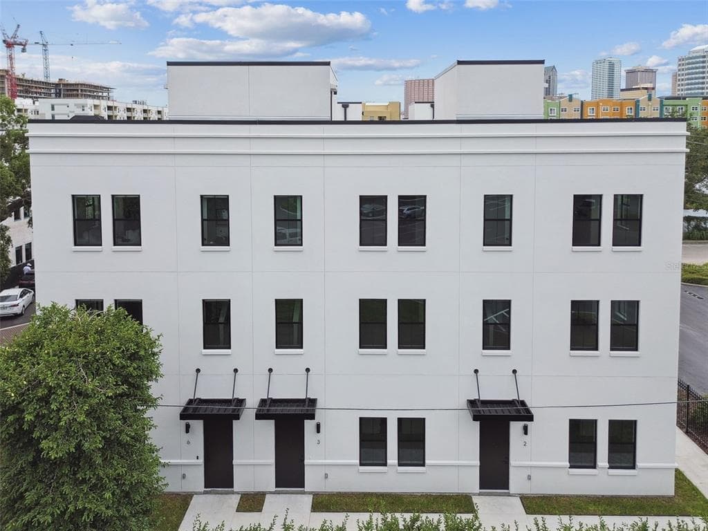 1218 E KAY STREET UNIT 21 TAMPA, FL 33602