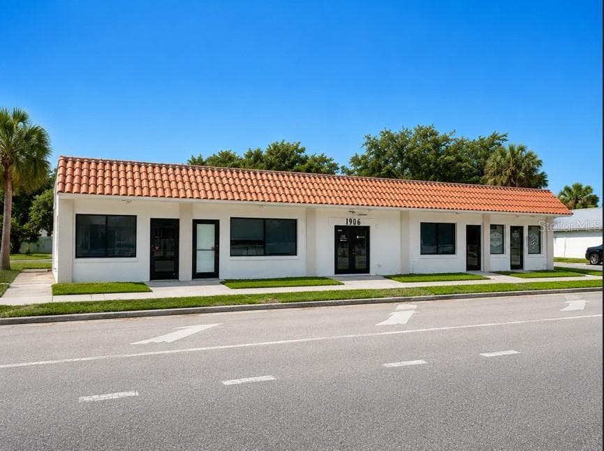 1906 W PLATT STREET TAMPA, FL 33606