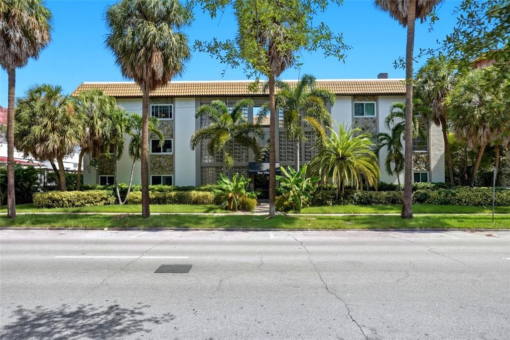 125 5TH AVENUE NE UNIT 210