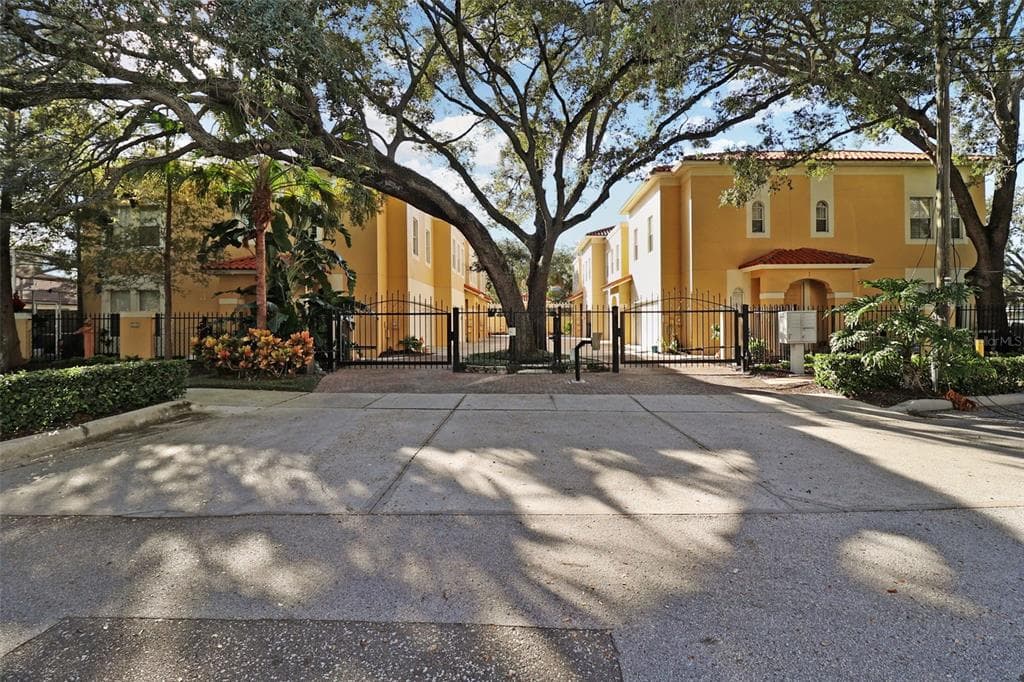 505 S TAMPANIA AVENUE UNIT 2