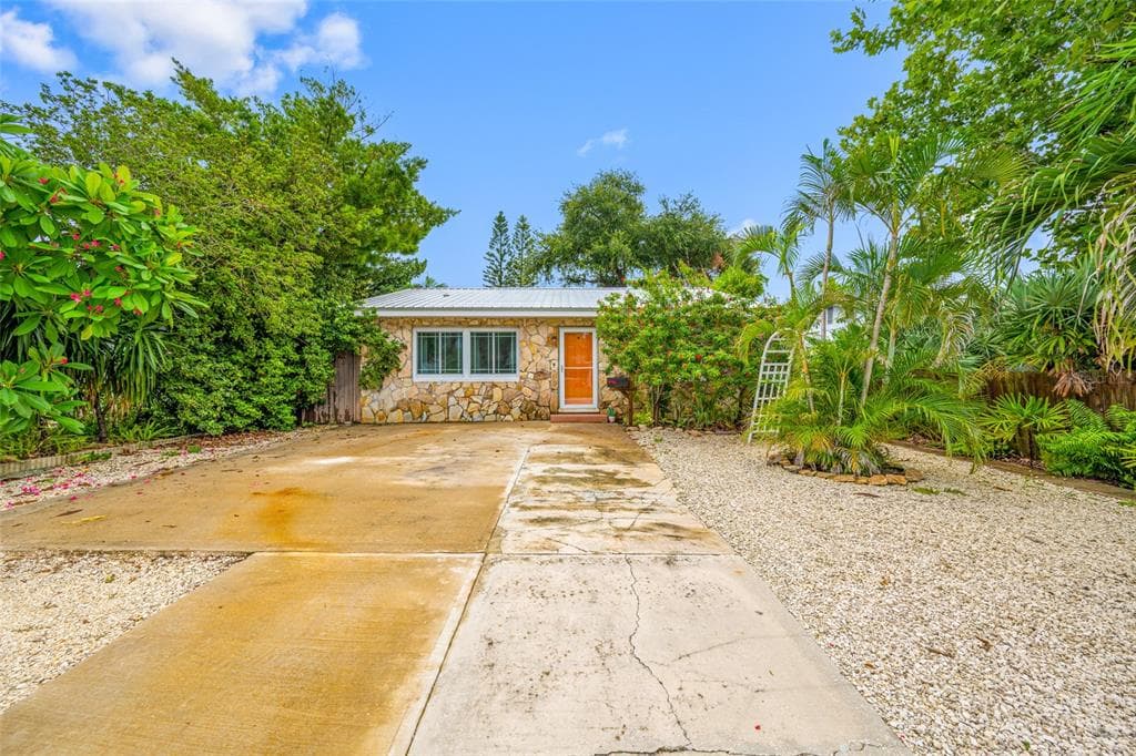 3935 11TH AVENUE N ST PETERSBURG, FL 33713