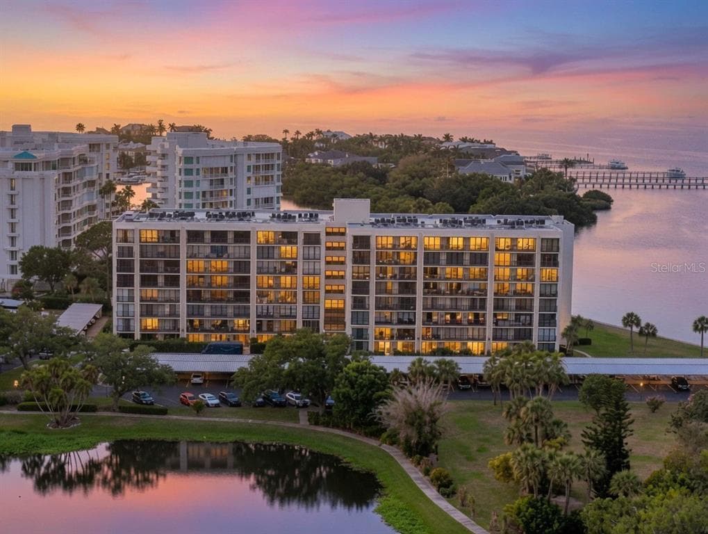 100 OAKMONT LANE UNIT 204 BELLEAIR, FL 33756