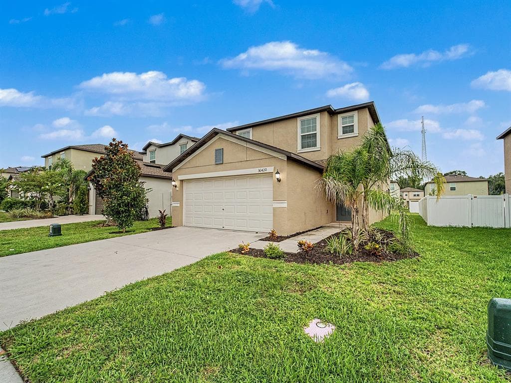 36420 GARDEN WALL WAY ZEPHYRHILLS, FL 33541