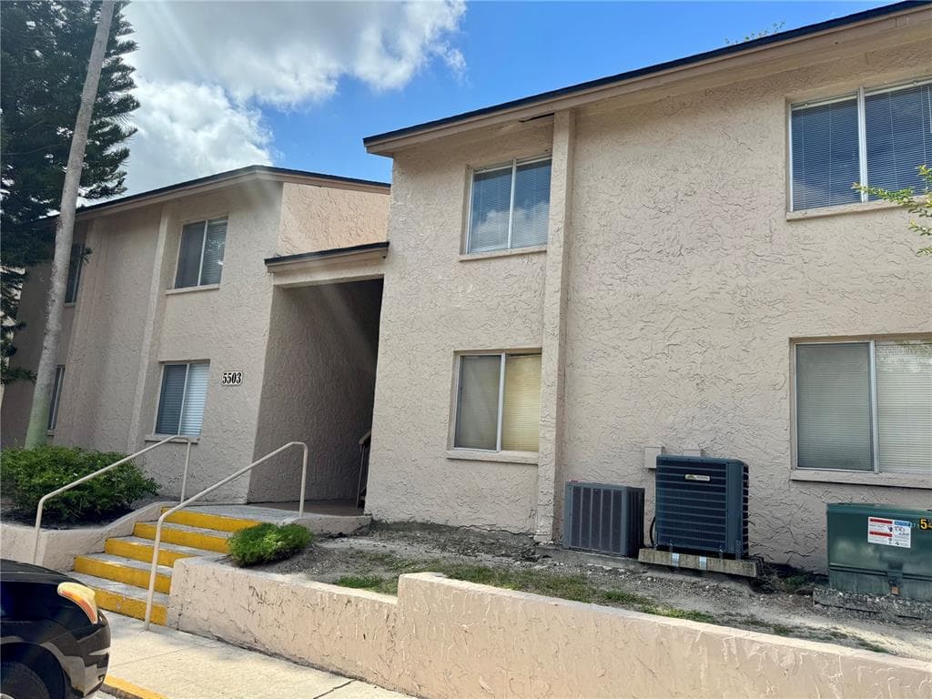 5503 POKEWEED COURT UNIT C TAMPA, FL 33617