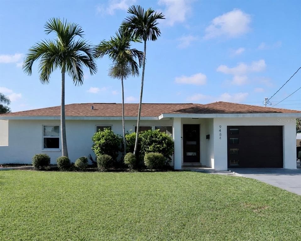 9484 TREASURE LANE NE ST PETERSBURG, FL 33702
