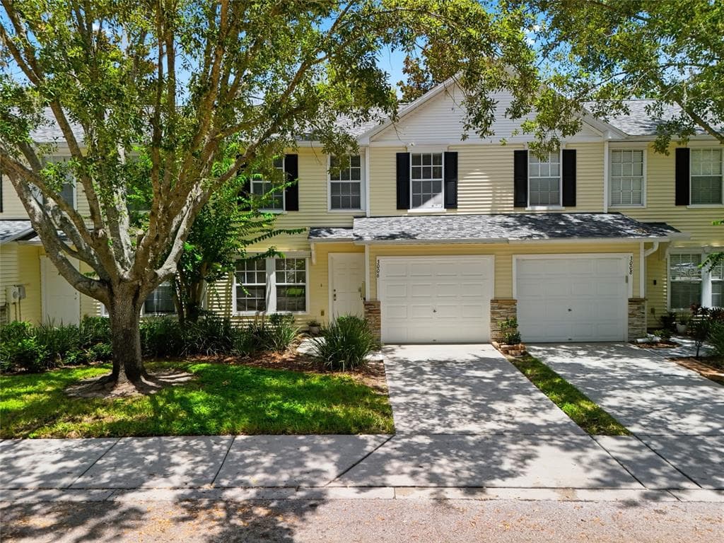 3006 AMBER OAK DRIVE VALRICO, FL 33594
