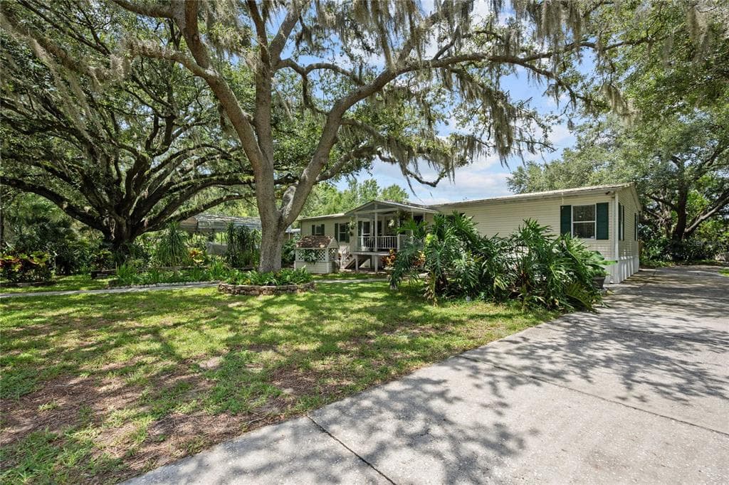 34945 BUCK ROAD ZEPHYRHILLS, FL 33541