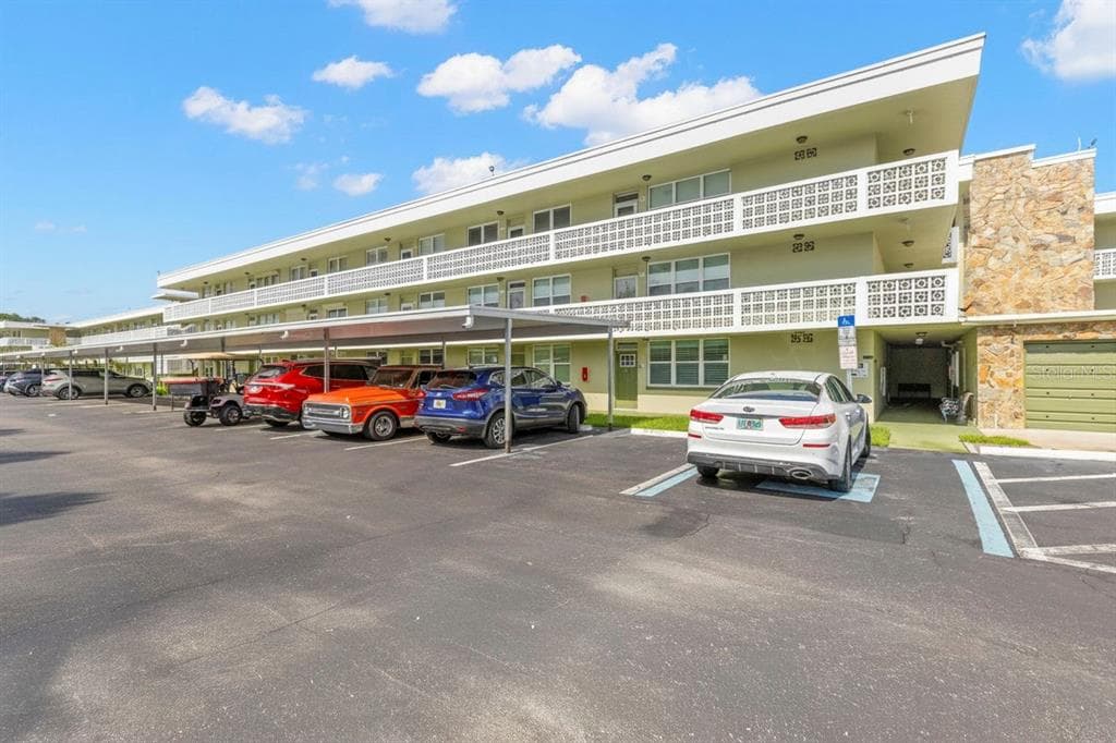 4890 BAY STREET NE UNIT 330 ST PETERSBURG, FL 33703
