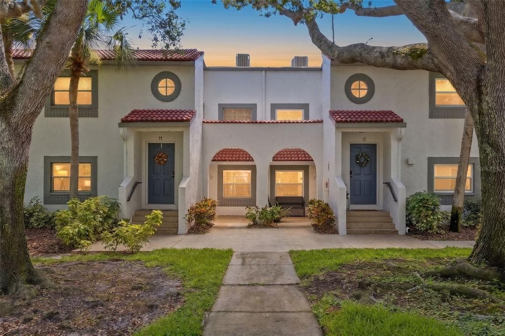 500 SANTA CRUZ PLACE NE UNIT F ST PETERSBURG, FL 33703