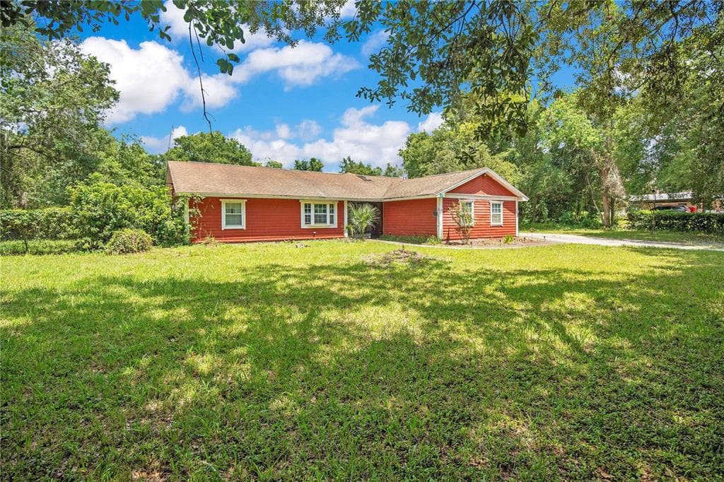 121 AZALEA ROAD DEBARY, FL 32713