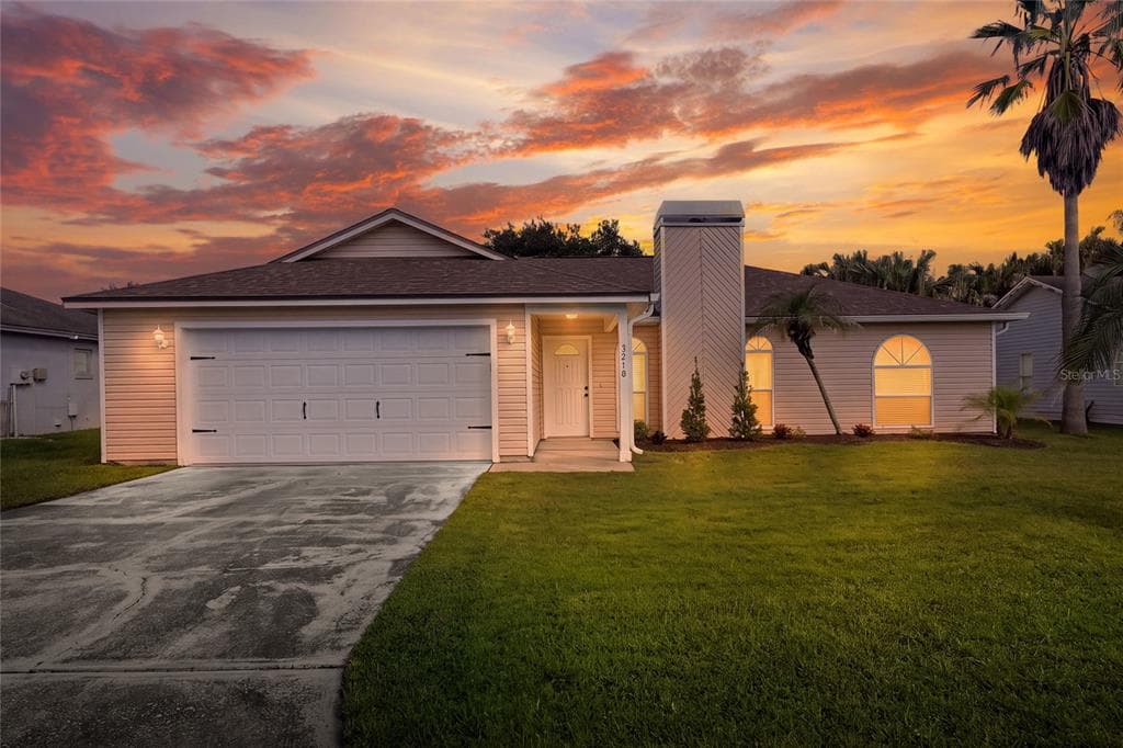 3210 THOROUGHBRED LOOP LAKELAND, FL 33811